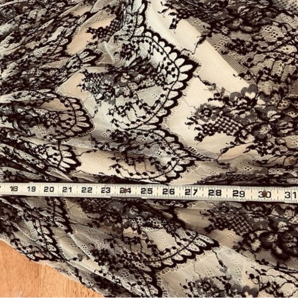 NWT Alice + Olivia Lace Clara Flare Dress Black and Ivory - Picture 13 of 16